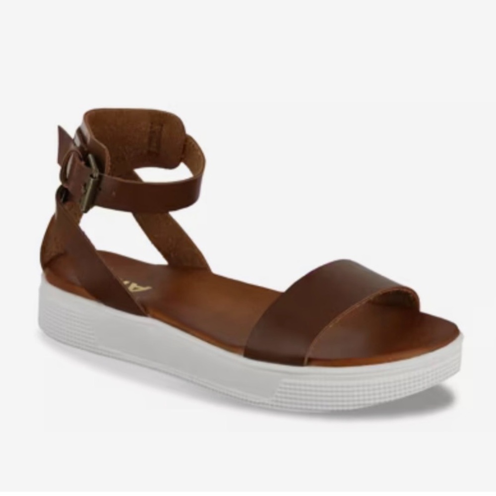 MIA Ellen Brown Leather Strap Sandals